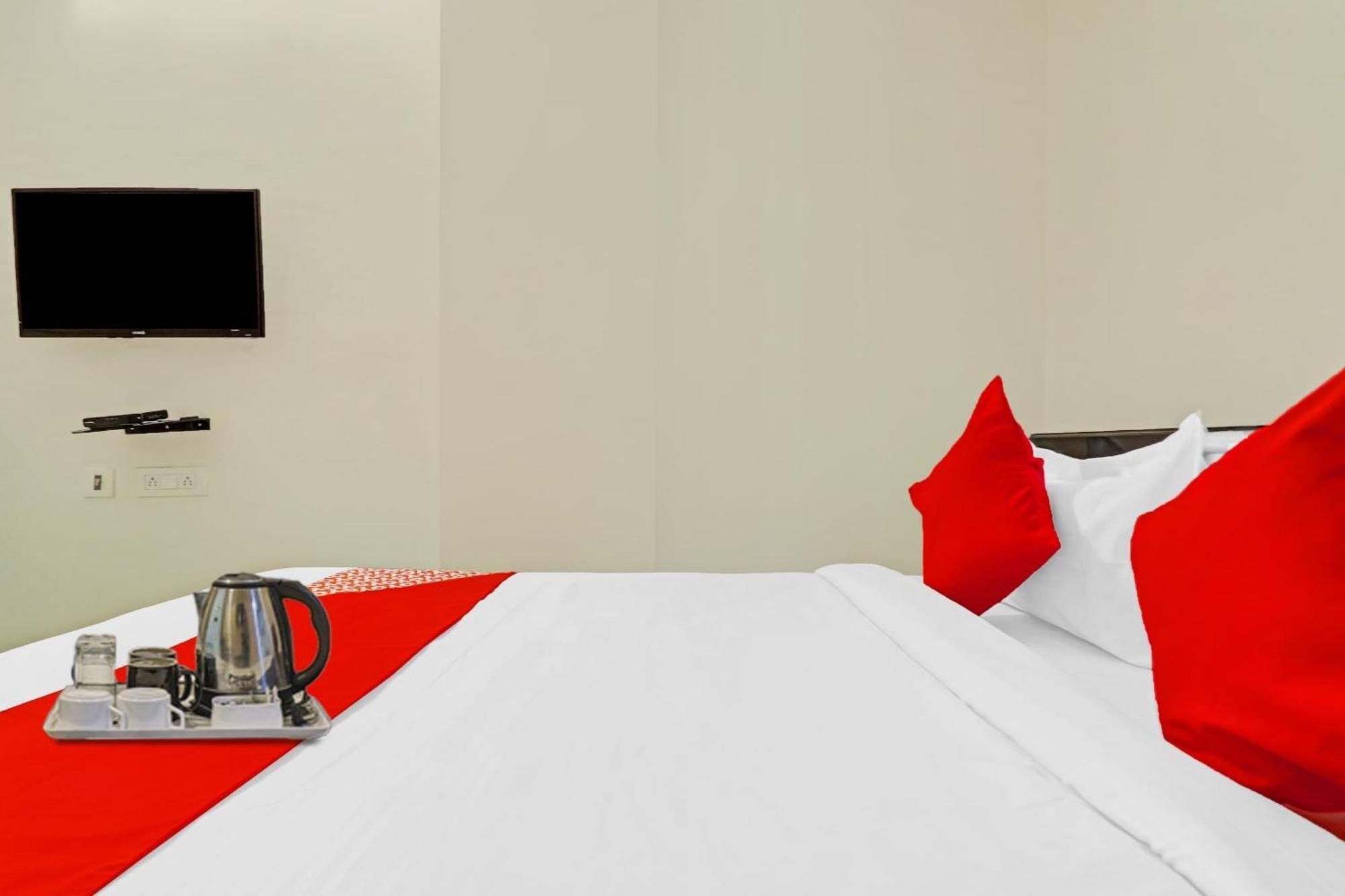 Oyo Happy Stay Hotels Haïdarabad Extérieur photo